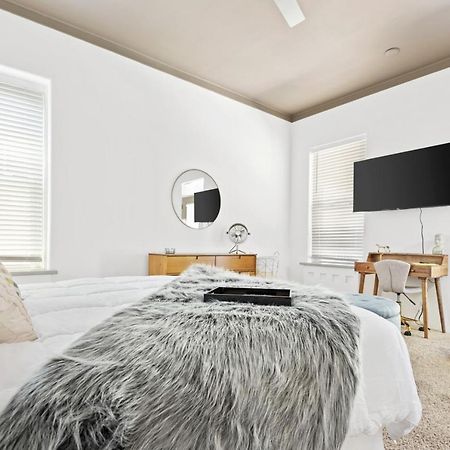 115 N Main Huge 2 Bedroom Unit On Main Street Saint Charles Buitenkant foto