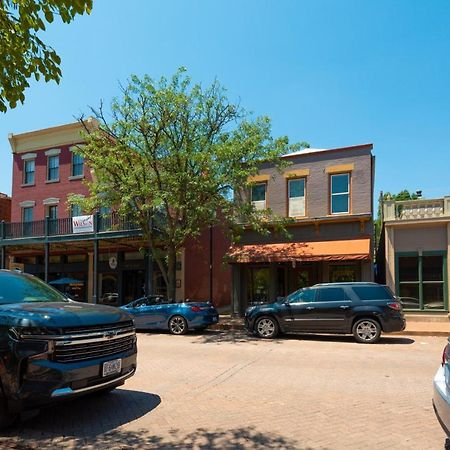 115 N Main Huge 2 Bedroom Unit On Main Street Saint Charles Buitenkant foto
