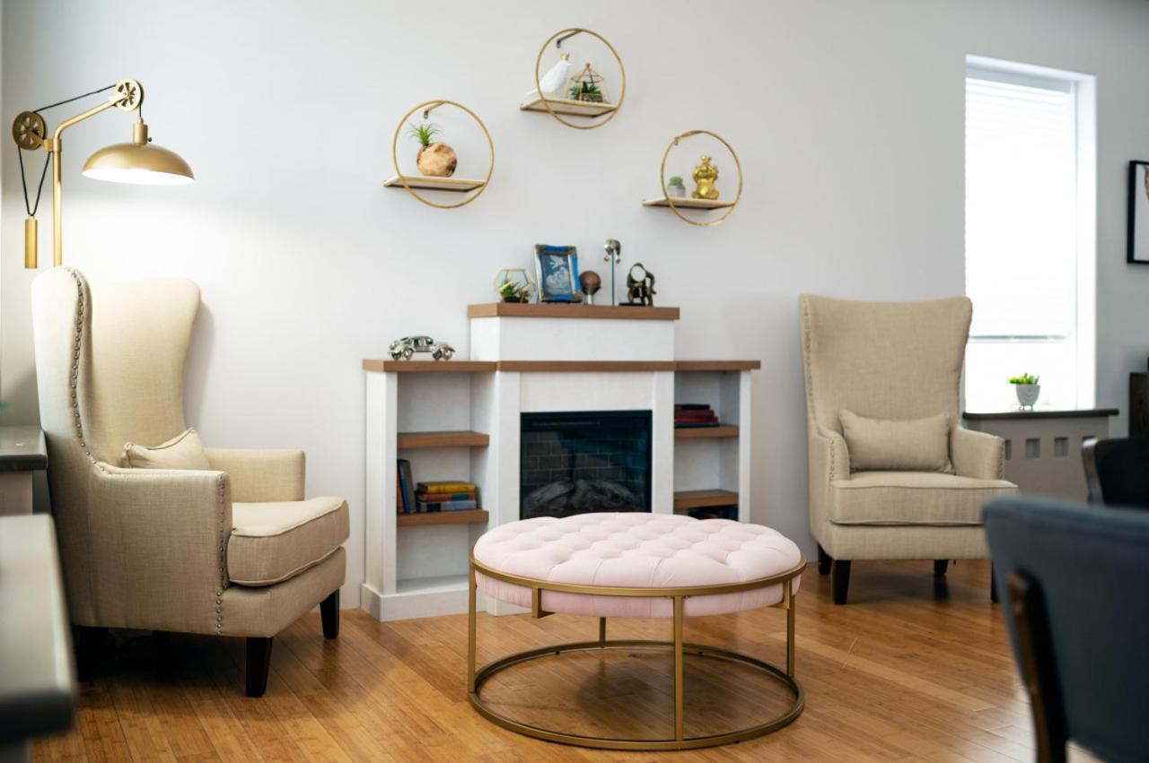 115 N Main Huge 2 Bedroom Unit On Main Street Saint Charles Buitenkant foto