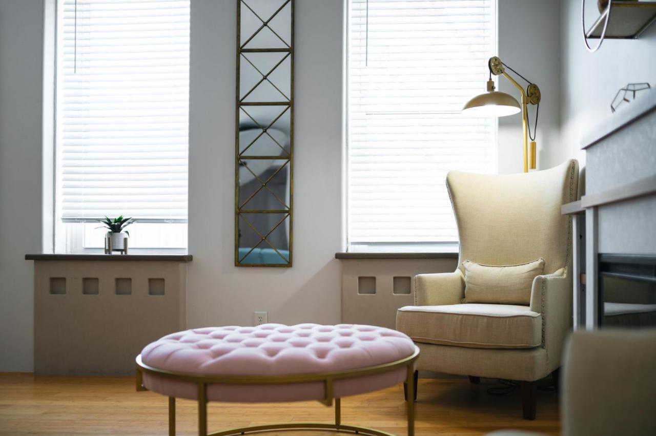 115 N Main Huge 2 Bedroom Unit On Main Street Saint Charles Buitenkant foto