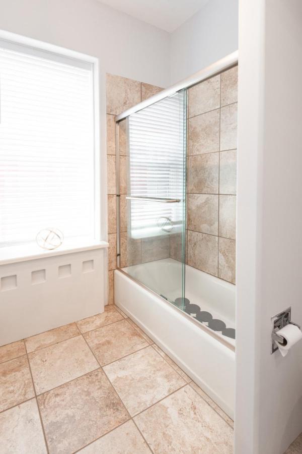 115 N Main Huge 2 Bedroom Unit On Main Street Saint Charles Buitenkant foto
